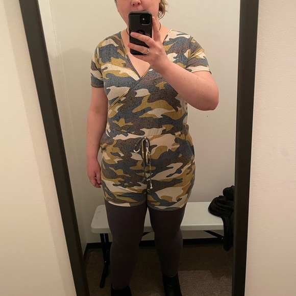 Camo Romper - Picture 5 of 5